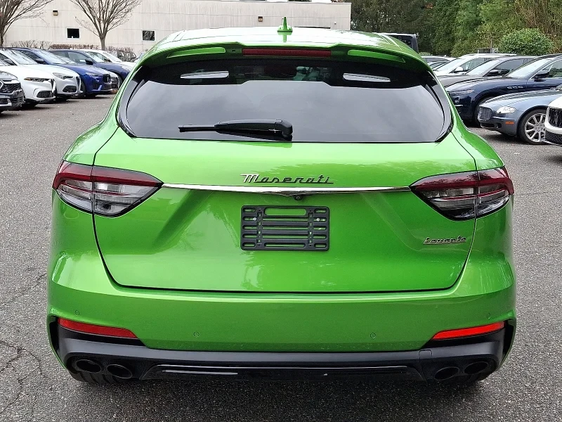 2023 Maserati Levante - Image 5 of 12