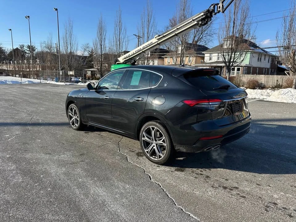 2023 Maserati Levante - Image 8 of 20