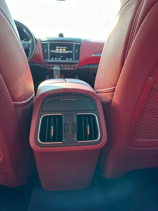 2023 Maserati Levante - Image 14 of 20