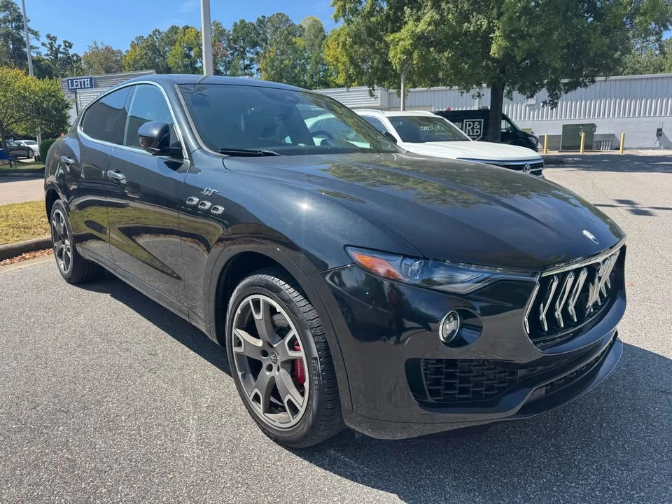 2023 Maserati Levante - Image 2 of 8