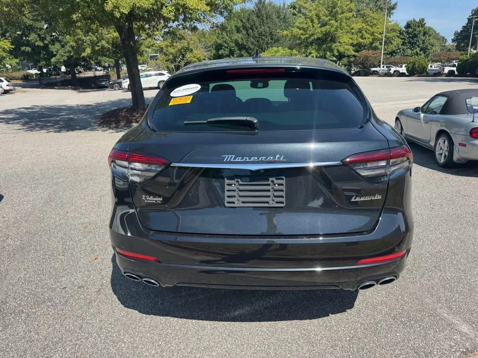 2023 Maserati Levante - Image 6 of 8