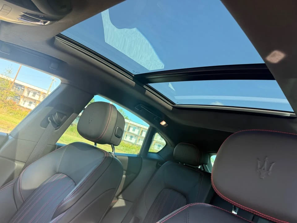 2023 Maserati Levante - Image 6 of 6
