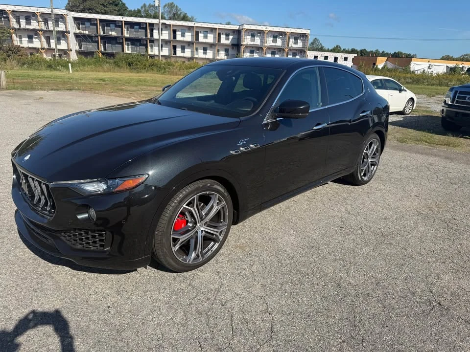 2023 Maserati Levante - Image 3 of 6