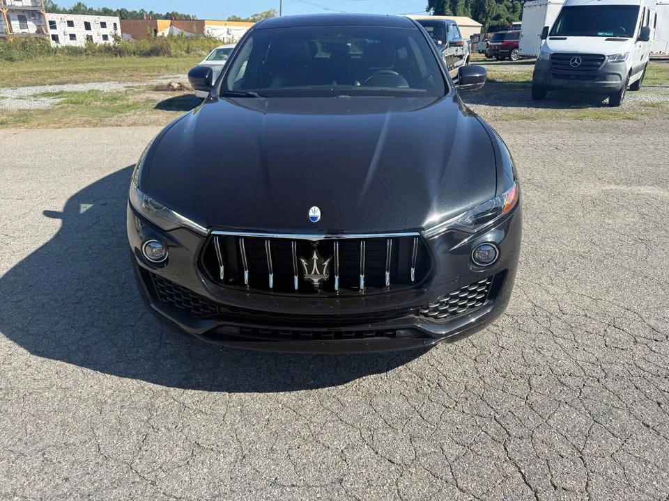 2023 Maserati Levante - Image 2 of 6