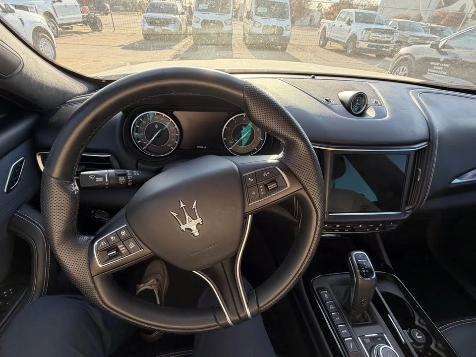 2023 Maserati Levante - Image 9 of 9
