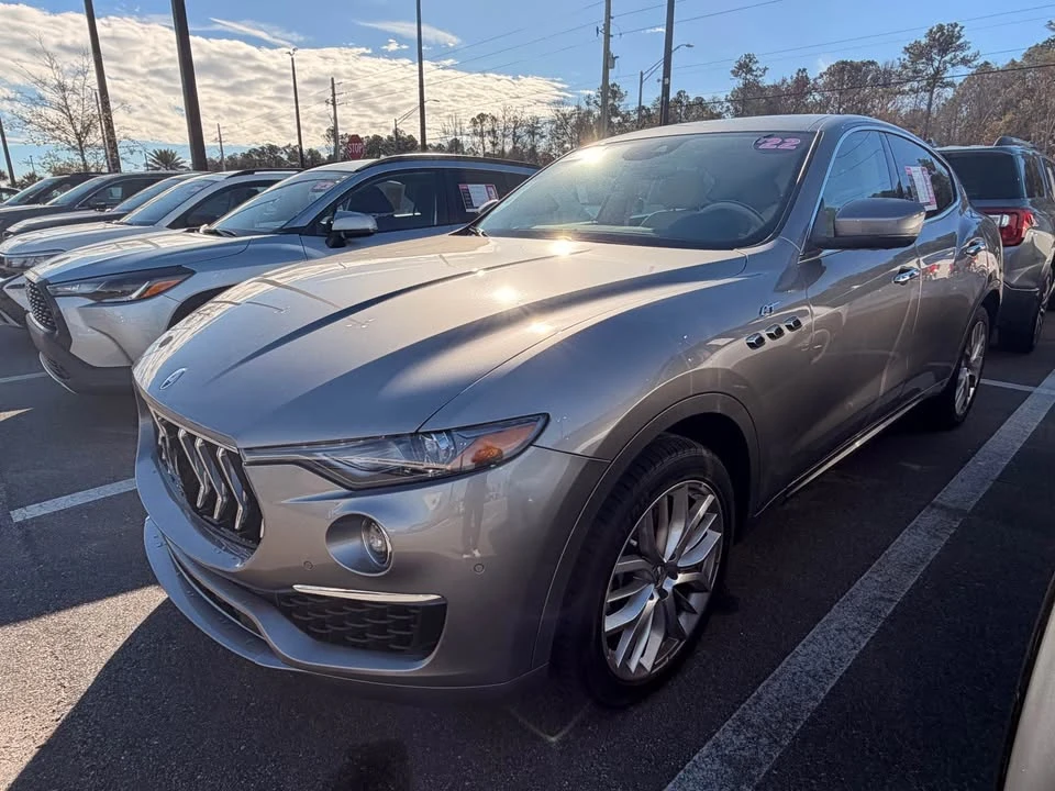 2023 Maserati Levante - Image 3 of 6