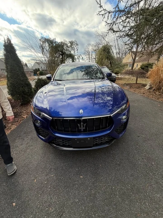 2023 Maserati Levante - Image 2 of 10