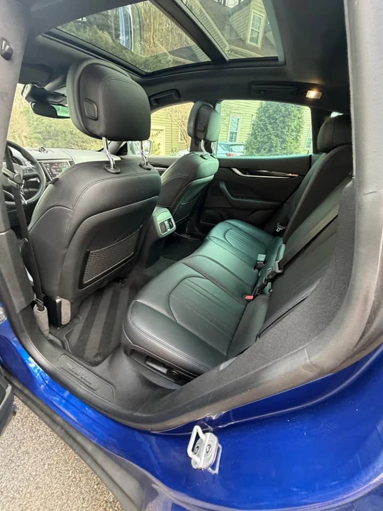 2023 Maserati Levante - Image 8 of 10