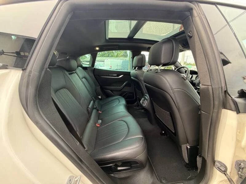 2023 Maserati Levante Modena - Image 10 of 16