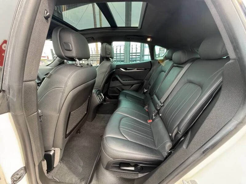 2023 Maserati Levante Modena - Image 9 of 16