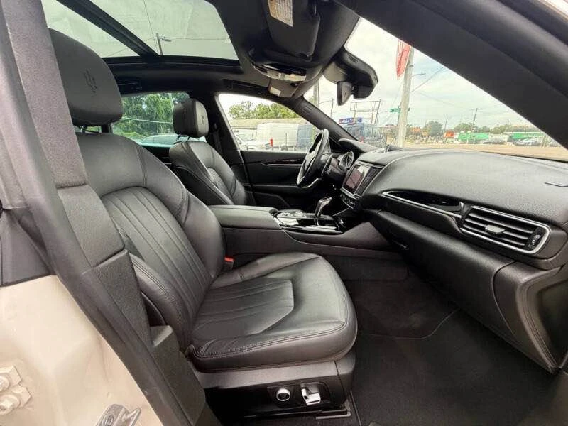 2023 Maserati Levante Modena - Image 8 of 16