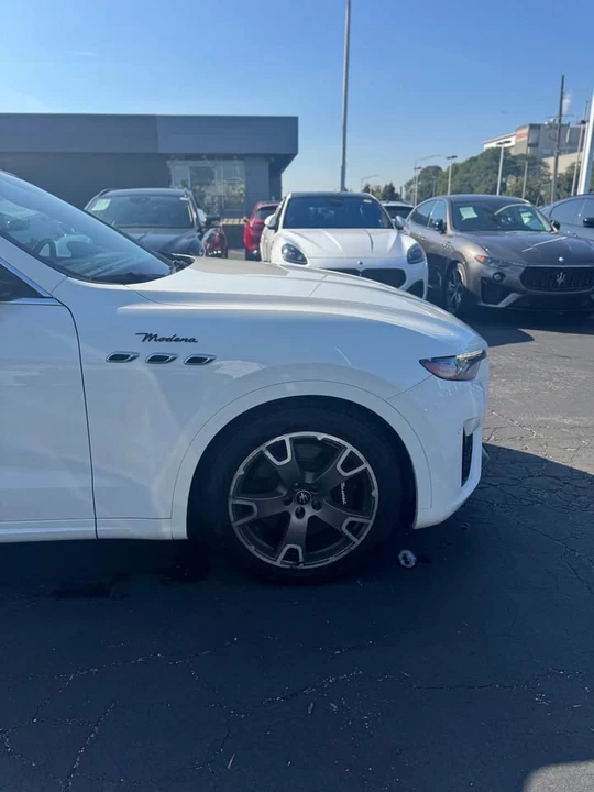 2023 Maserati Levante Modena - Image 9 of 13