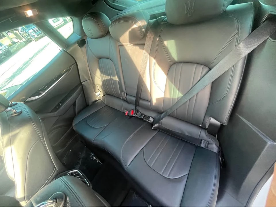 2023 Maserati Levante - Image 7 of 11