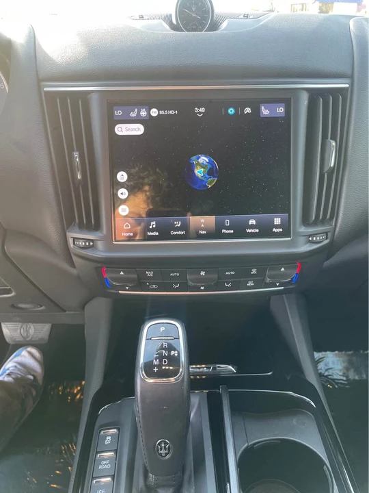 2023 Maserati Levante - Image 9 of 11