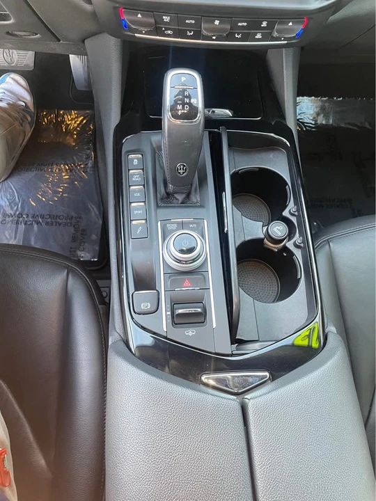 2023 Maserati Levante - Image 10 of 11