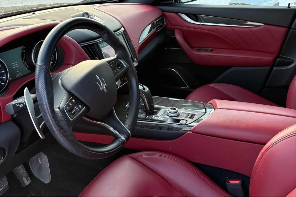 2023 Maserati Levante - Image 2 of 7