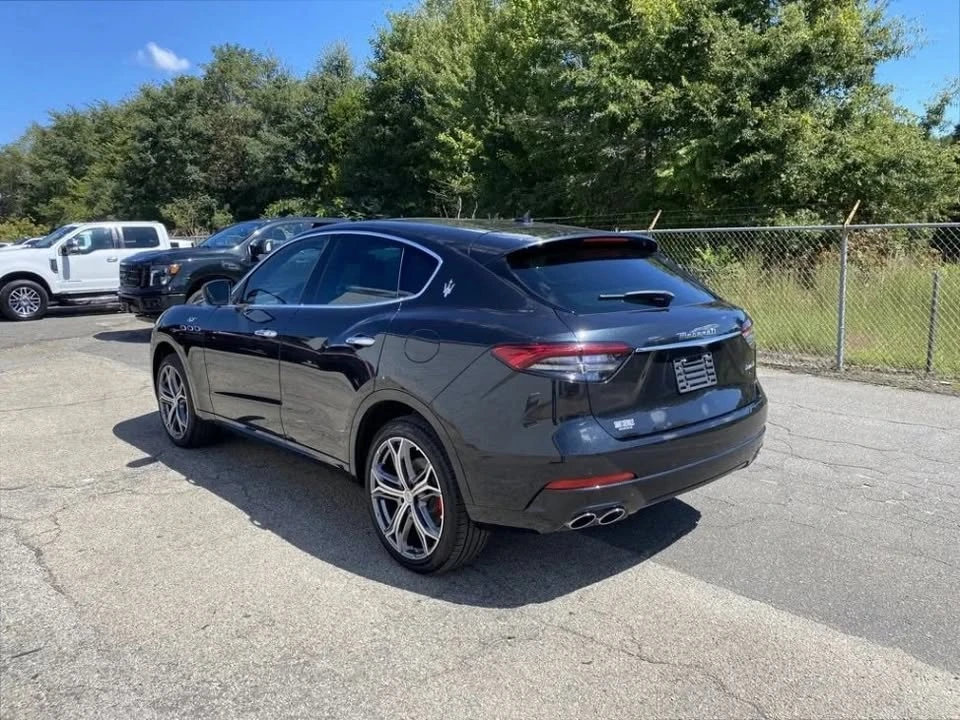 2023 Maserati Levante - Image 4 of 20