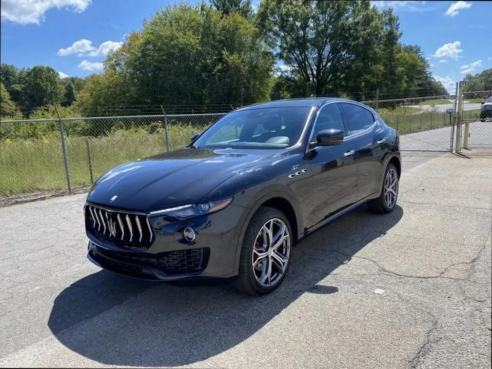 2023 Maserati Levante - Image 6 of 20