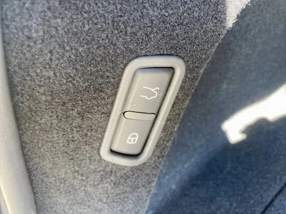 2023 Maserati Levante - Image 19 of 20