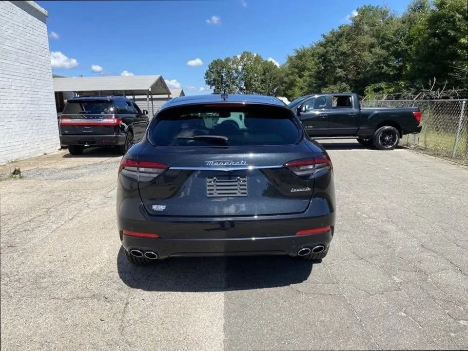 2023 Maserati Levante - Image 3 of 20