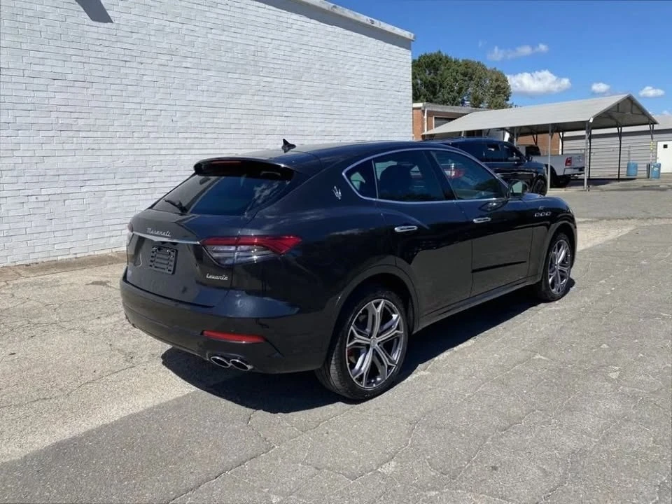 2023 Maserati Levante - Image 2 of 20