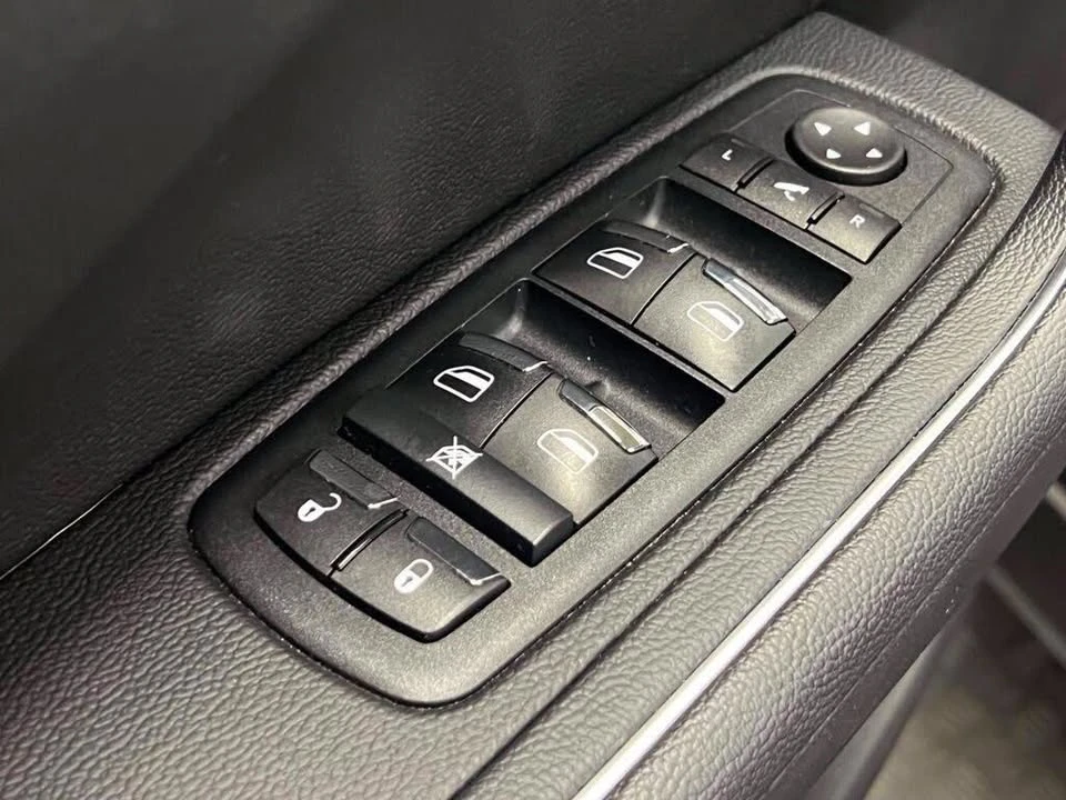 2023 Maserati Levante Modena - Image 12 of 20