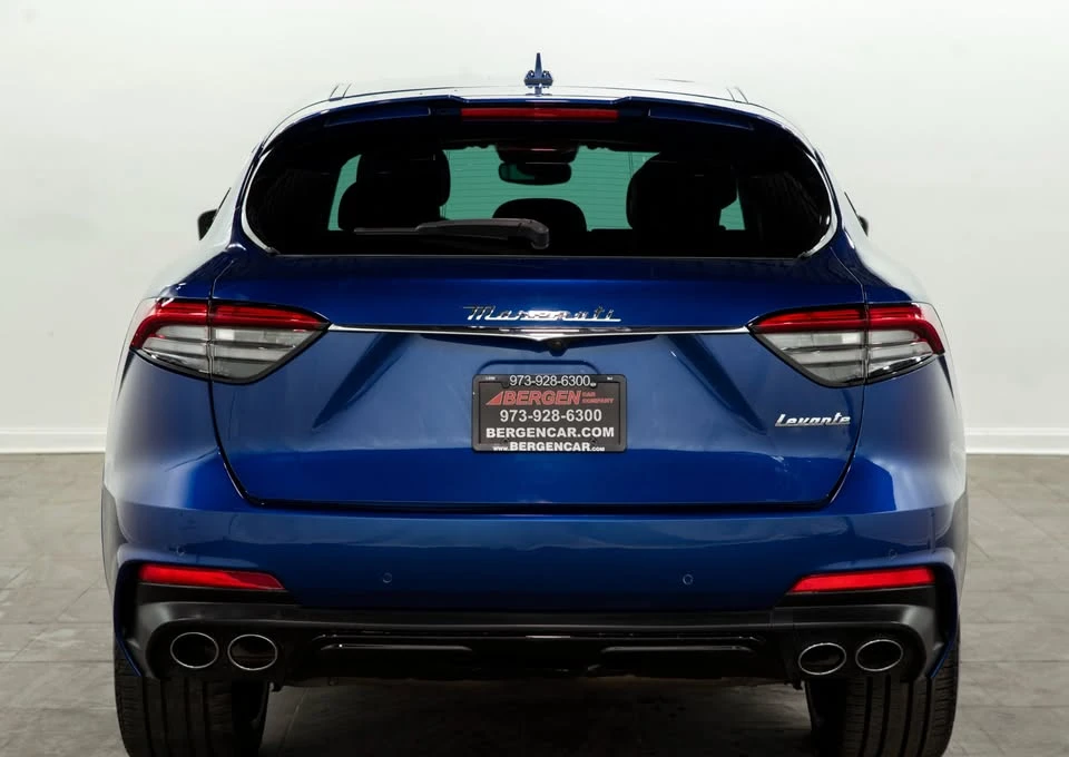 2023 Maserati Levante Modena - Image 9 of 19