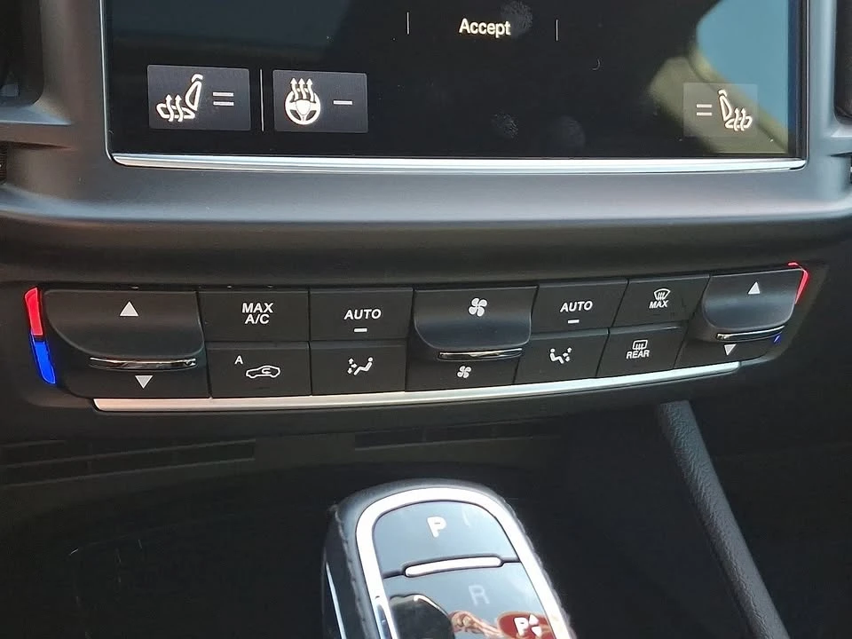 2023 Maserati Levante Modena - Image 15 of 20
