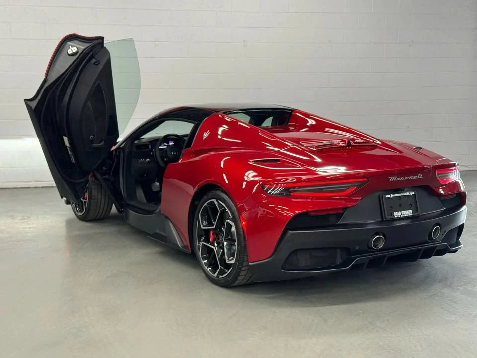 2023 Maserati MC20 - Image 17 of 20
