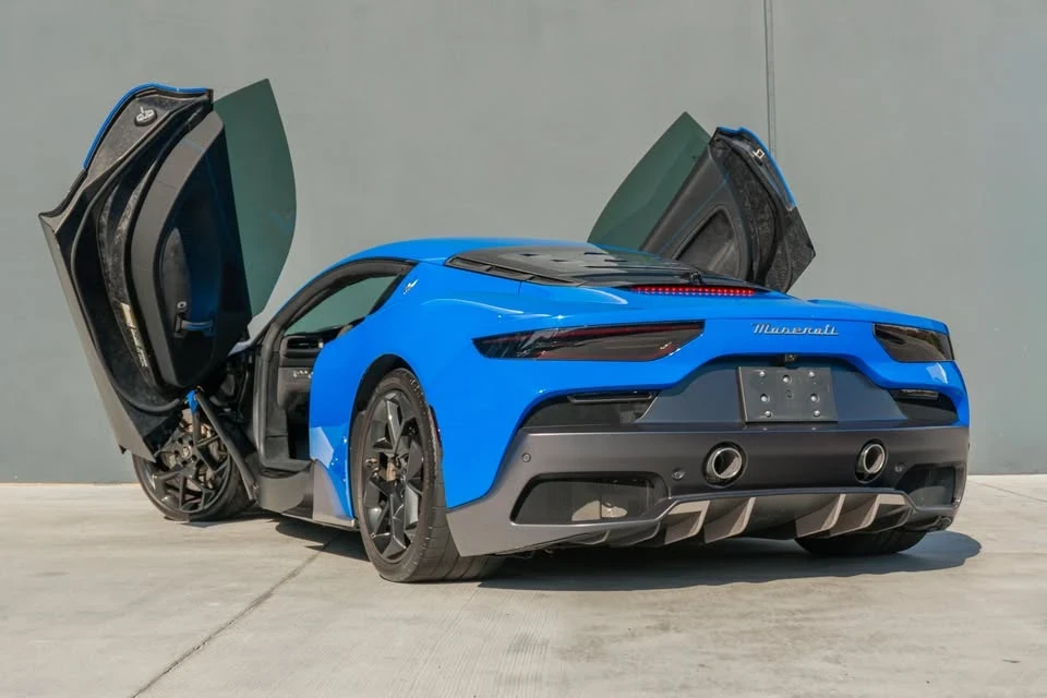 2023 Maserati MC20 - Image 2 of 20