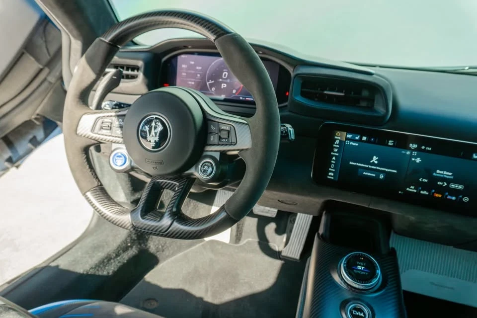2023 Maserati MC20 - Image 15 of 20