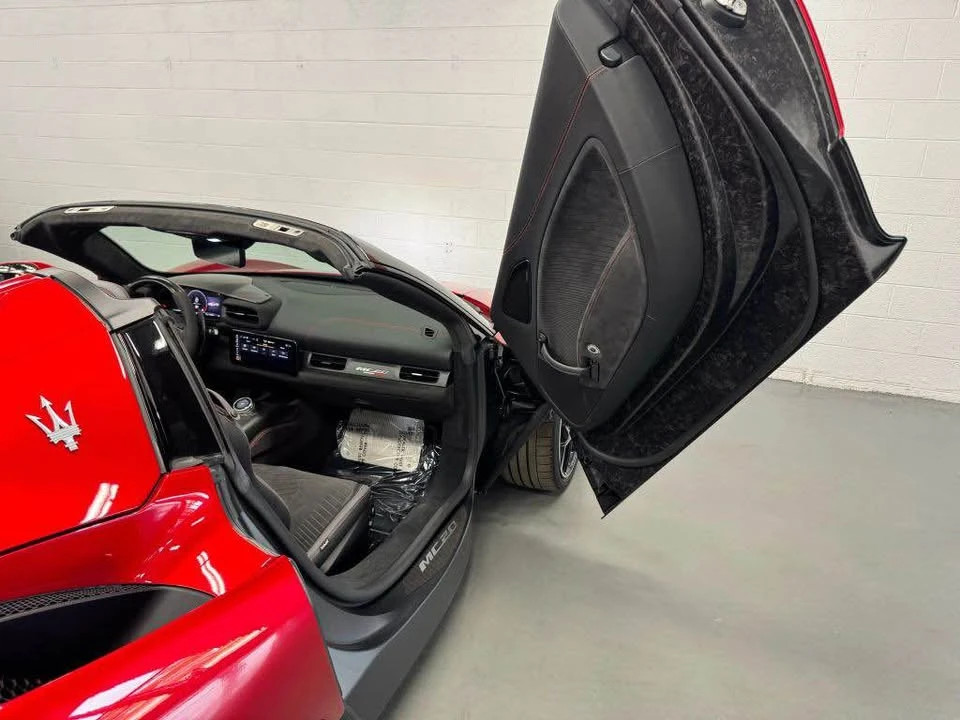 2023 Maserati MC20 Cielo - Image 15 of 17
