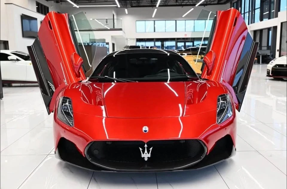 2023 Maserati MC20 - Image 2 of 5
