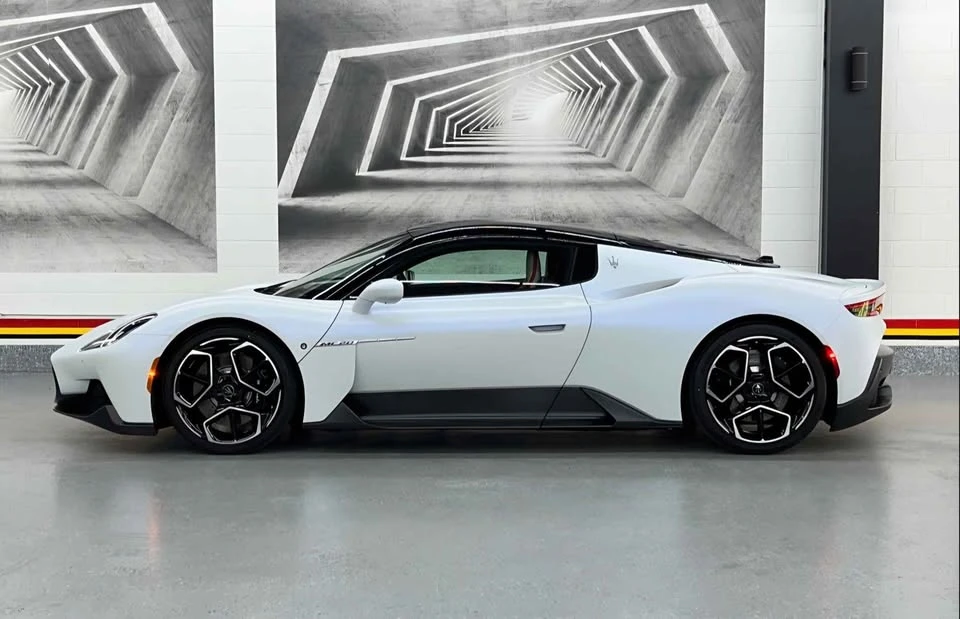 2023 Maserati MC20 - Image 2 of 14