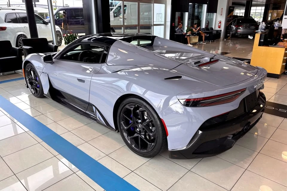 2023 Maserati MC20 Cielo - Image 4 of 13