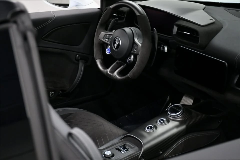 2023 Maserati MC20 Cielo - Image 16 of 20