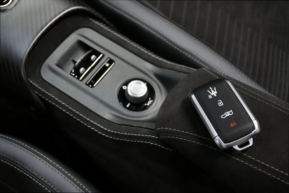 2023 Maserati MC20 Cielo - Image 17 of 20