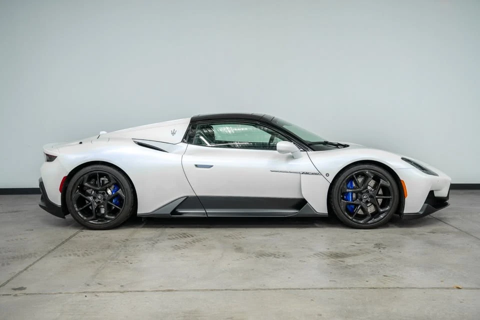 2023 Maserati MC20 Cielo - Image 11 of 16