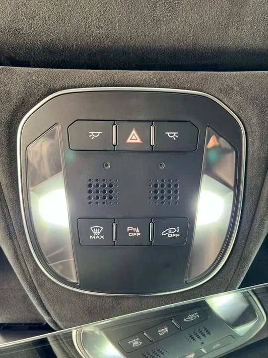 2023 Maserati MC20 Cielo - Image 8 of 19