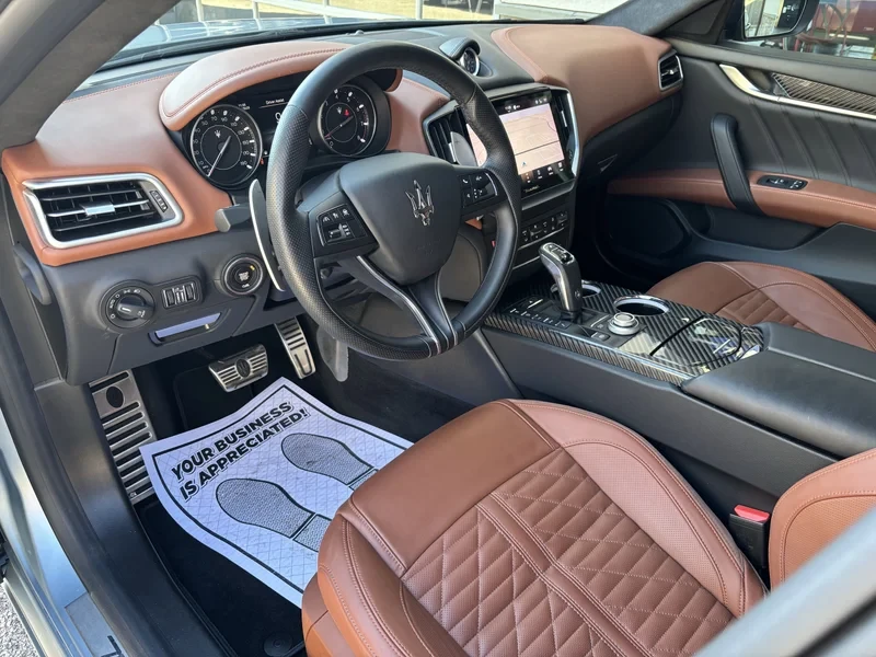 2023 Maserati - Image 7 of 10