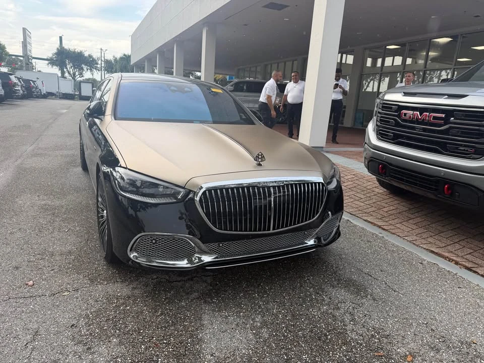2023 Maybach 62 - Image 16 of 17