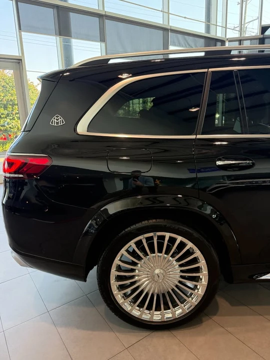 2023 Maybach 57 - Image 5 of 12