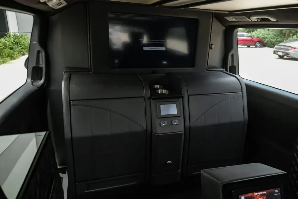 2023 Maybach - Image 4 of 5