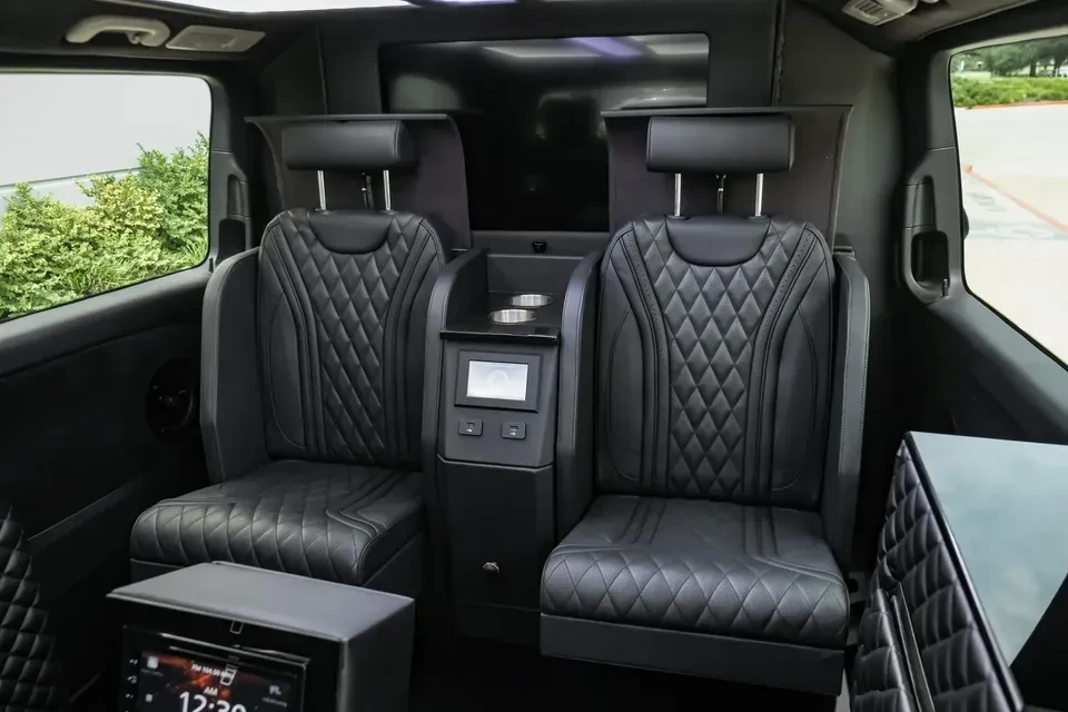 2023 Maybach - Image 5 of 5