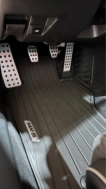 2023 Mazda ND MX-5 Miata - Image 8 of 10