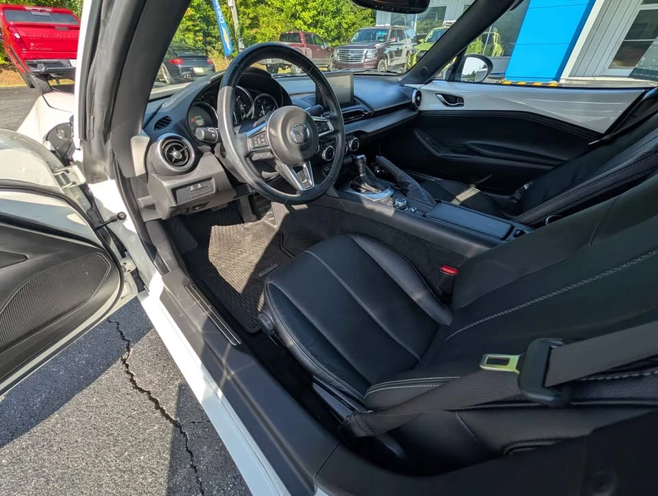2023 Mazda ND MX-5 Miata - Image 8 of 12