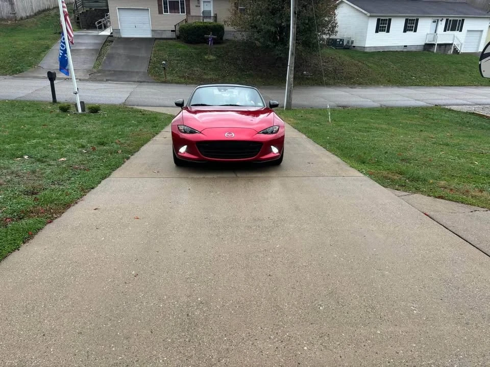 2023 Mazda ND MX-5 Miata - Image 8 of 10
