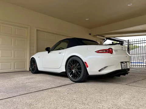 2023 Mazda MX-5 Club Convertible 2D