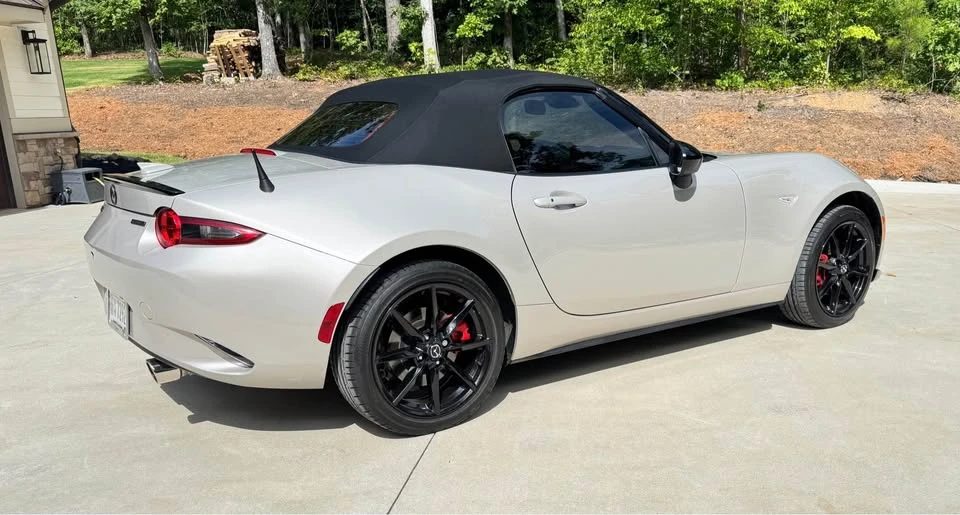2023 Mazda ND MX-5 Miata - Image 10 of 15