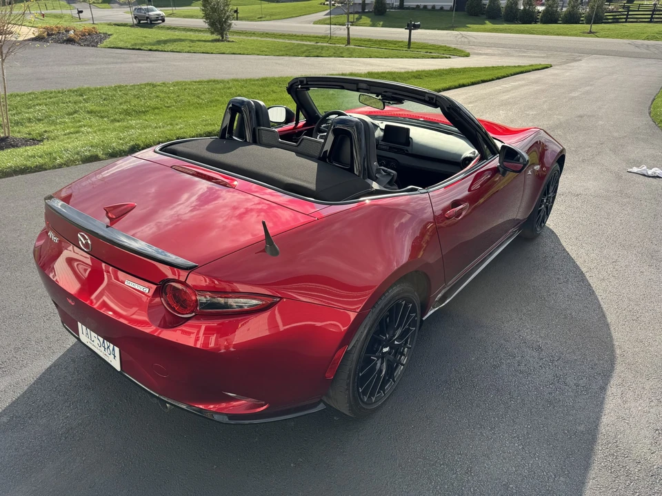 2023 Mazda ND MX-5 Miata - Image 16 of 31
